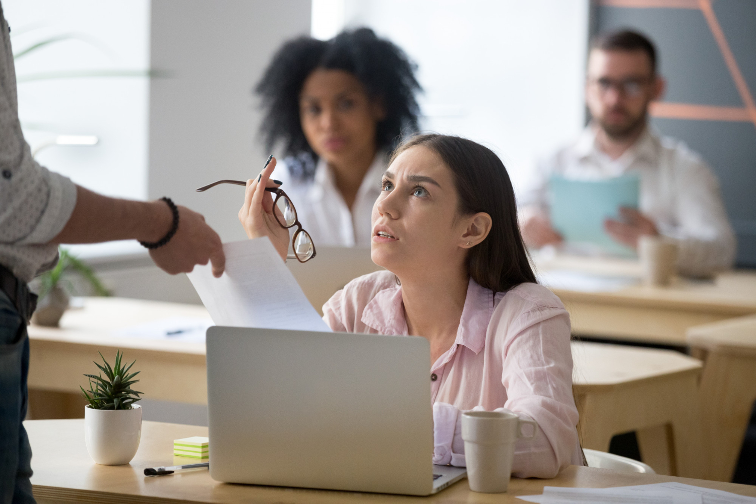 Quebrando o Silêncio: Proteção Contra Assédio no Trabalho - VSM Advogados